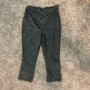 Maternity workout crops